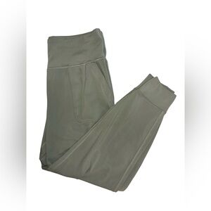 Like new women’s Under Armour pants, sz lg